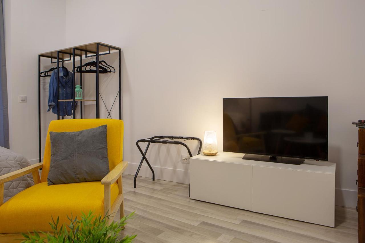 Calle Huertas Coqueto By Regalatemadrid Exterior photo